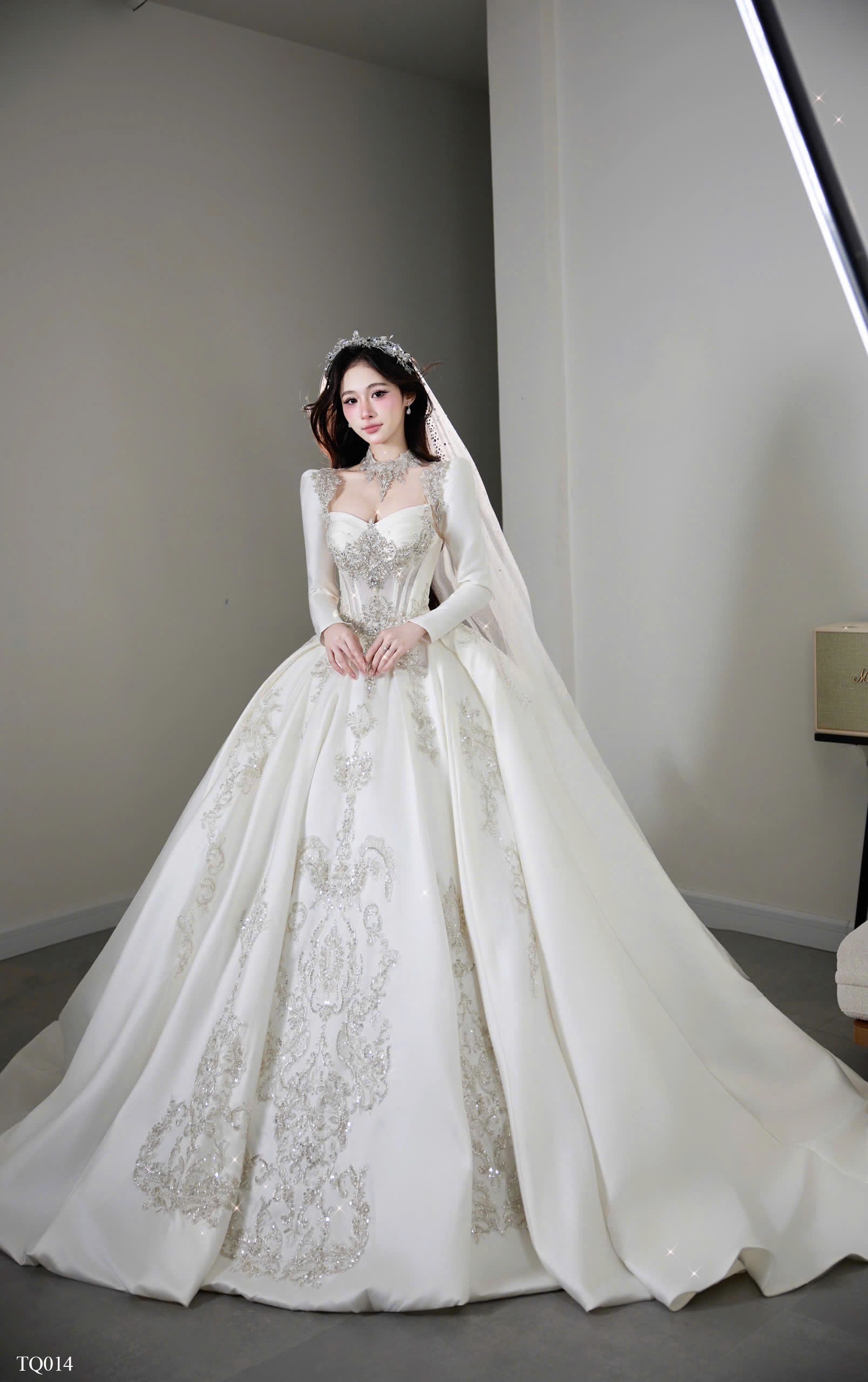 Váy cưới – SVIP-05